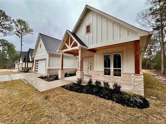 Attached, Exterior, Facade, Farmhouse