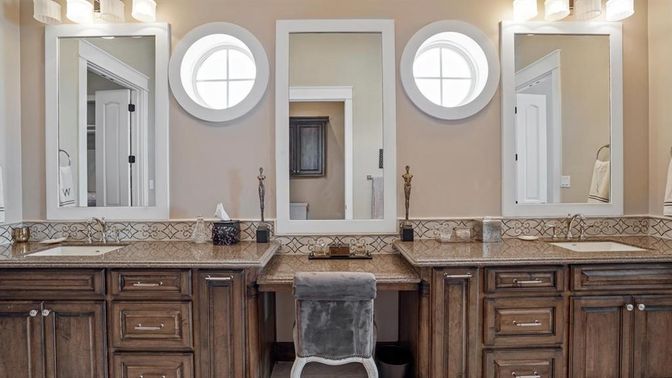 Bathroom, Dual Sink Vanities, Interior