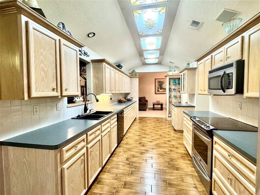 Glass Ceilings, Interior, Kitchen, Recessed Lighting, Wood Texture Flooring
