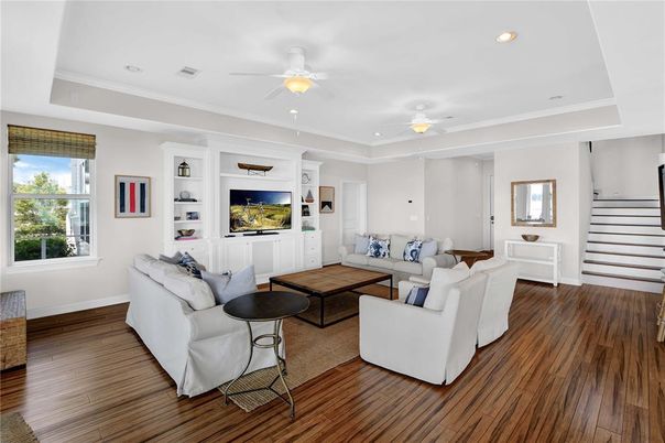 Interior, Living room, Recessed Lighting, Wood Texture Flooring