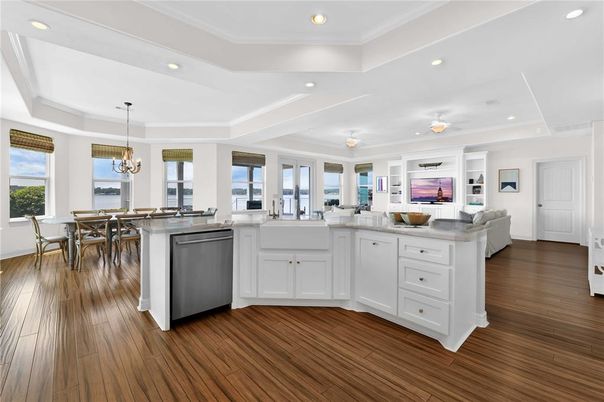 Chandelier, Dining room, Interior, Kitchen, Living room, Recessed Lighting, Wood Texture Flooring