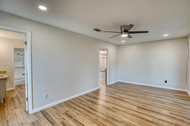 Empty room, Interior, Recessed Lighting, Wood Texture Flooring