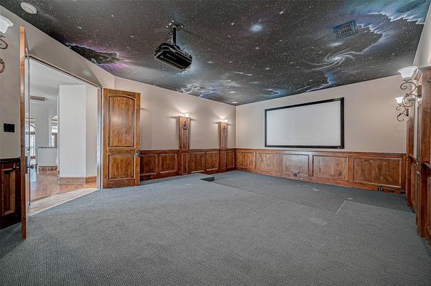 Empty room, Interior, Projection Screen, Recessed Lighting, Theatre Room