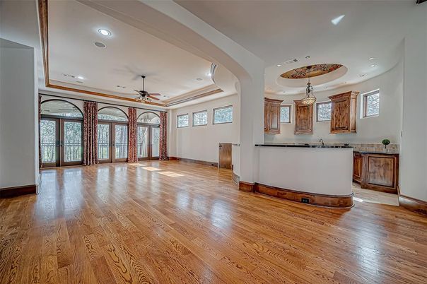 Interior, Recessed Lighting, Wood Texture Flooring