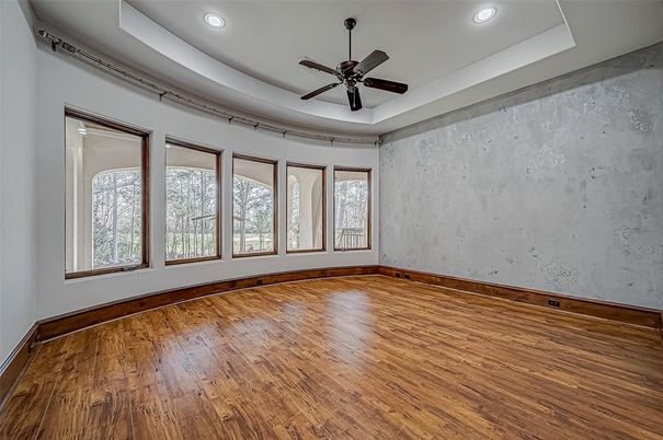Empty room, Interior, Recessed Lighting, Wood Texture Flooring