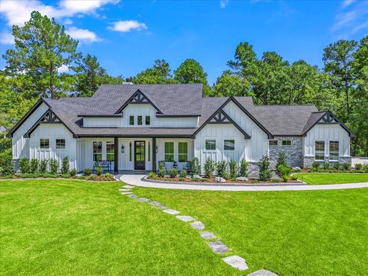 Backyard, Exterior, Facade, Farmhouse