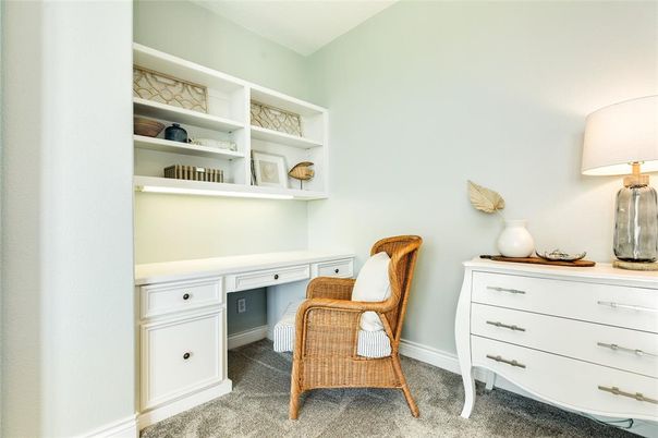 Home Office, Interior
