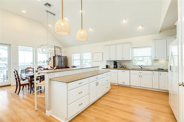 Dining room, Interior, Kitchen, Pendant Lights, Recessed Lighting, Wood Texture Flooring