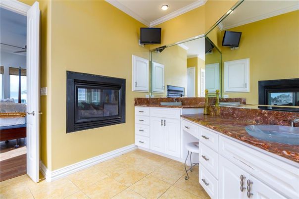 Bathroom, Interior, Recessed Lighting