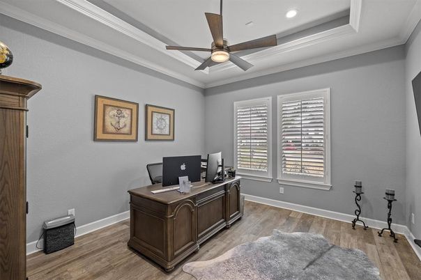Home Office, Interior, Recessed Lighting, Wood Texture Flooring