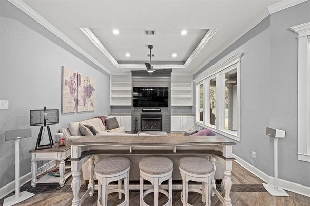 Fireplace, Interior, Living room, Pendant Lights, Recessed Lighting, Wood Texture Flooring