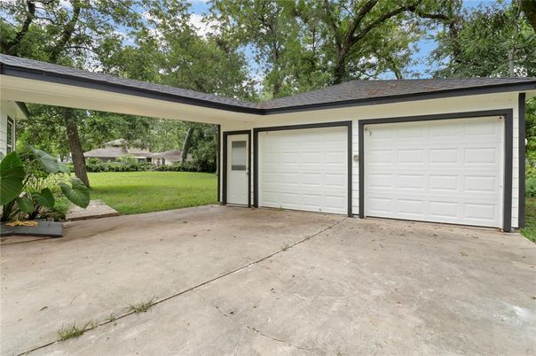 Detached Garage, Exterior