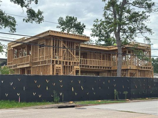 Exterior, Facade, Log Home