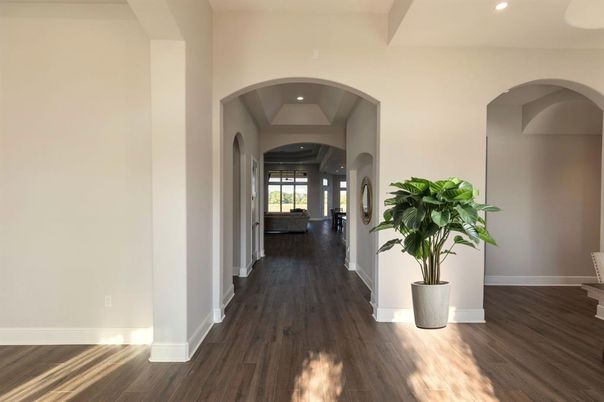 Interior, Recessed Lighting, Wood Texture Flooring