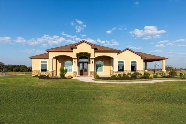 Backyard, Exterior, Facade, Mediterranean
