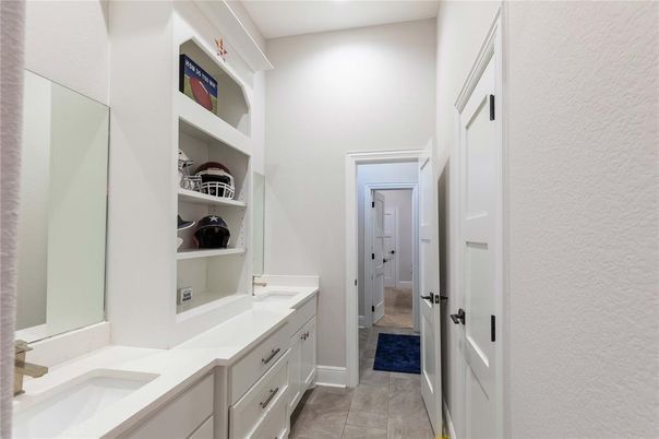 Bathroom, Dual Sink Vanities, Interior