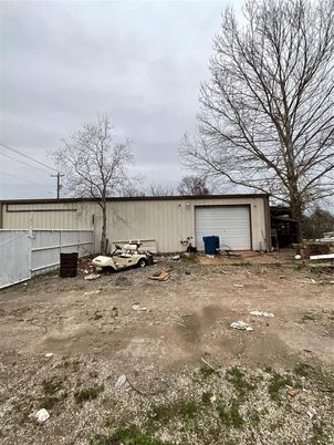 Backyard, Detached Garage, Exterior