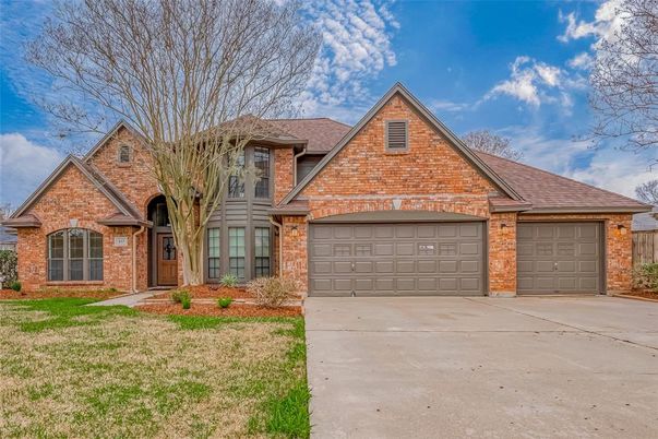 Attached, Exterior, Facade, Brick Facade, Brick Traditional
