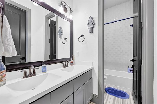 Bathroom, Dual Sink Vanities, Interior
