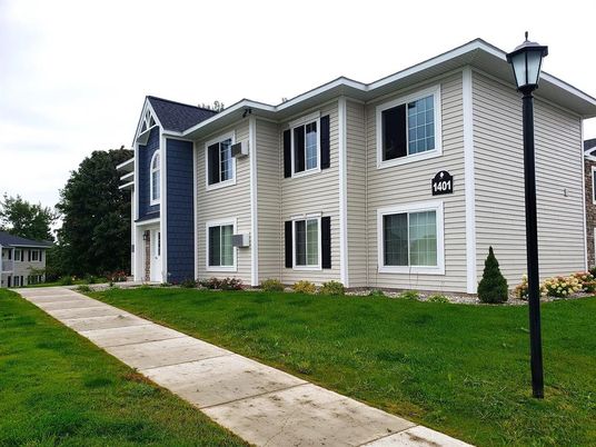 Exterior, Facade, Rowhouse