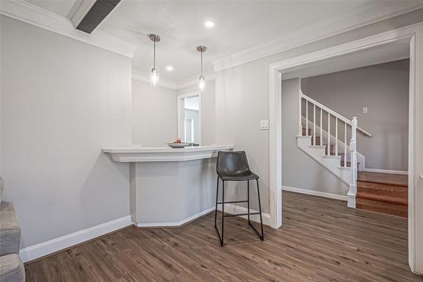 Interior, Pendant Lights, Recessed Lighting, Wood Texture Flooring