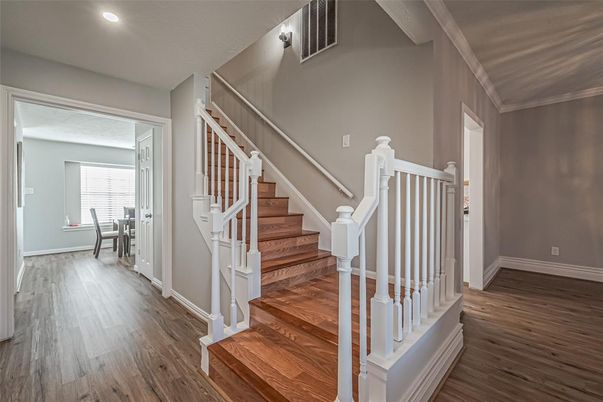 Interior, Recessed Lighting, Wood Texture Flooring