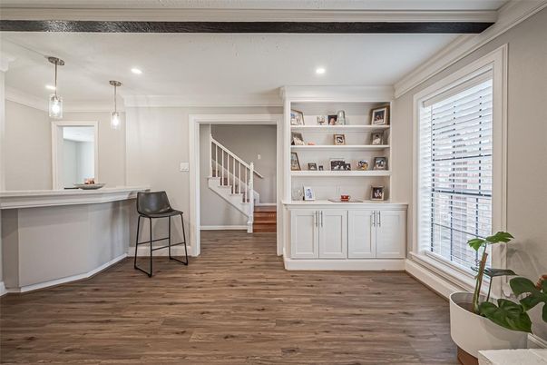 Interior, Pendant Lights, Recessed Lighting, Wood Texture Flooring