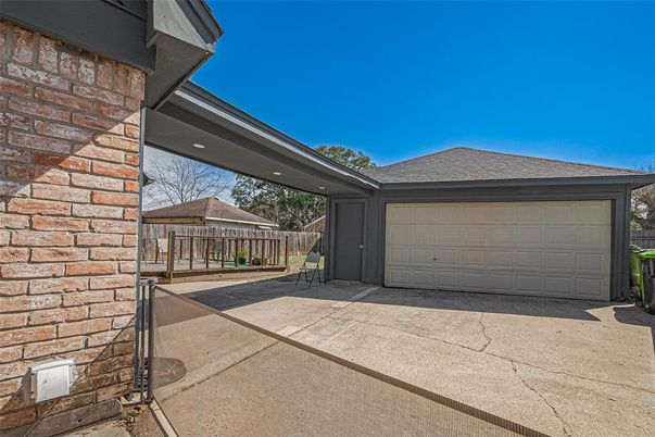 Detached Garage, Exterior, Playground
