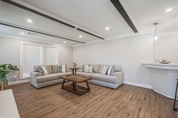 Interior, Living room, Pendant Lights, Recessed Lighting, Wood Texture Flooring