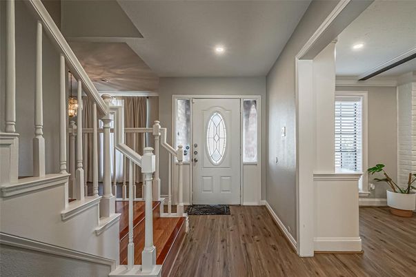 Interior, Recessed Lighting, Wood Texture Flooring