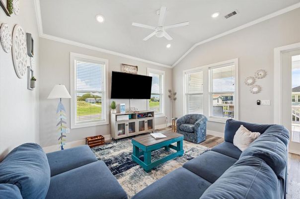 Interior, Living room, Recessed Lighting, Wood Texture Flooring