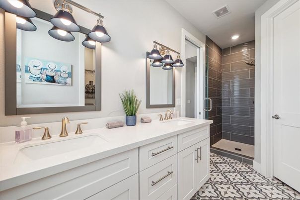 Bathroom, Dual Sink Vanities, Interior, Recessed Lighting