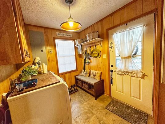 Interior, Kitchen, Pendant Lights, Wooden Walls