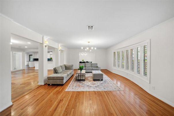 Interior, Living room, Pendant Lights, Recessed Lighting, Wood Texture Flooring