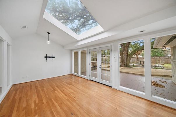 Empty room, Interior, Pendant Lights, Wood Texture Flooring
