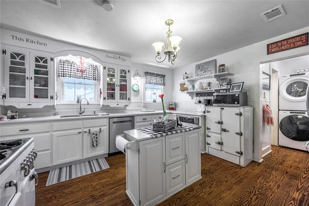 Chandelier, Interior, Kitchen, Wood Texture Flooring