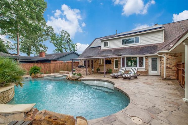 Exterior, Pool, Solar Panels