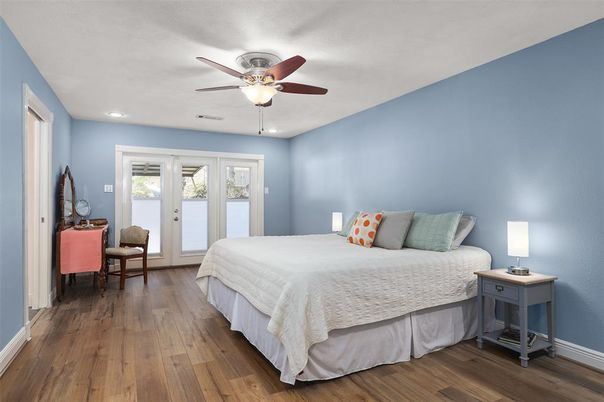 Bedroom, Interior, Recessed Lighting, Wood Texture Flooring