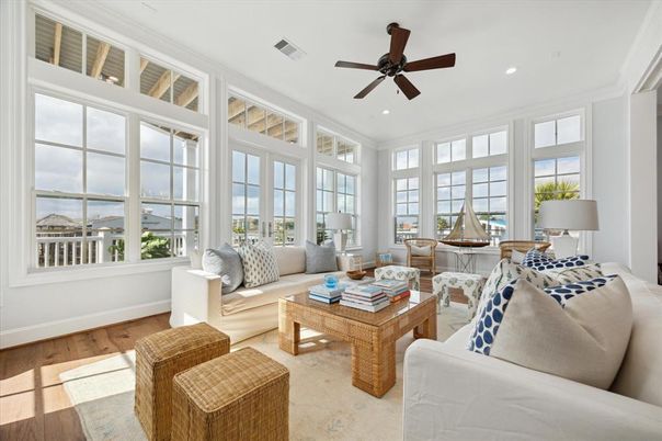Interior, Living room, Recessed Lighting, Sun Room, Wood Texture Flooring
