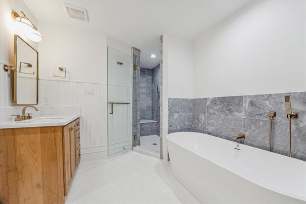 Bathroom, Dual Sink Vanities, Free Standing Baths, Interior, Recessed Lighting