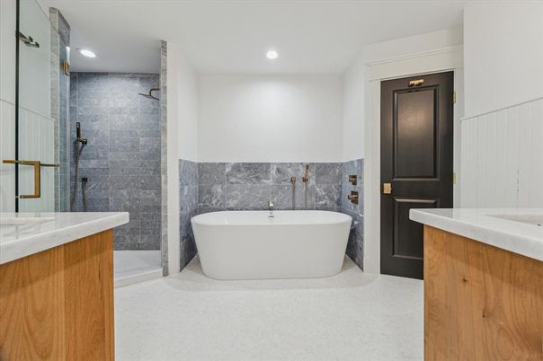 Bathroom, Free Standing Baths, Interior, Recessed Lighting