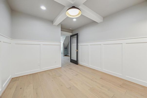 Empty room, Interior, Recessed Lighting, Wood Texture Flooring