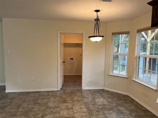 Empty room, Interior, Pendant Lights
