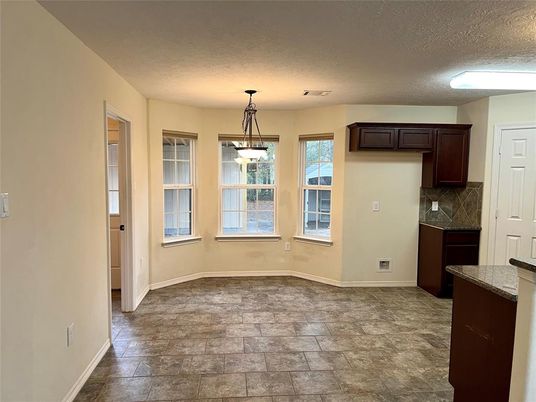 Empty room, Interior, Pendant Lights
