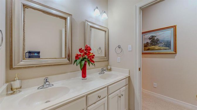 Bathroom, Dual Sink Vanities, Interior