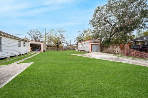 Backyard, Detached Garage, Exterior