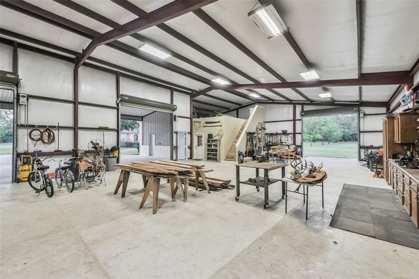 Garage, Interior