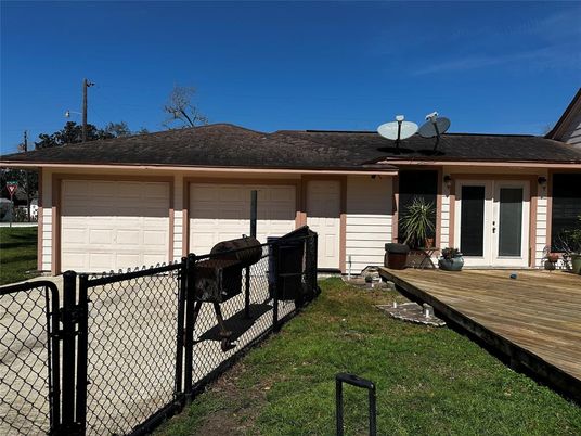 Detached Garage, Exterior