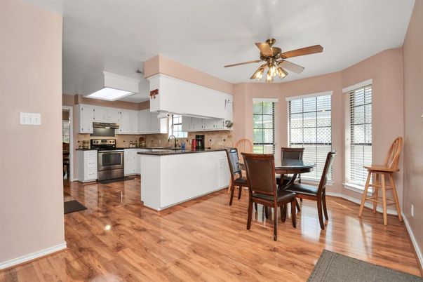 Dining room, Interior, Kitchen, Stainless Steel Appliances, Wood Texture Flooring