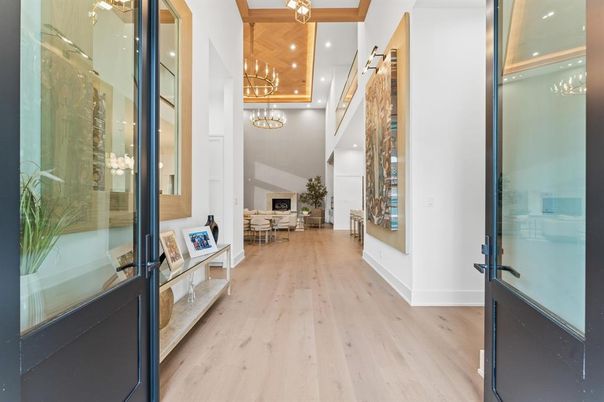 Chandelier, Dining room, Interior, Pendant Lights, Recessed Lighting, Wooden Beams, Wooden Ceilings, Wood Texture Flooring
